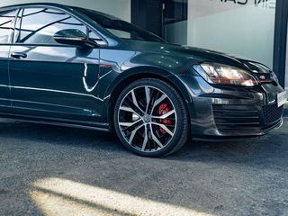 Volkswagen Golf GTI Performance 2.0 TSI 230CV DSG BMT