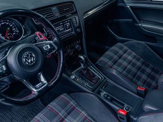 Volkswagen Golf GTI Performance 2.0 TSI 230CV DSG BMT