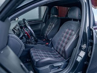 Volkswagen Golf GTI Performance 2.0 TSI 230CV DSG BMT