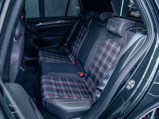 Volkswagen Golf GTI Performance 2.0 TSI 230CV DSG BMT