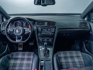 Volkswagen Golf GTI Performance 2.0 TSI 230CV DSG BMT