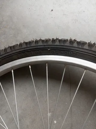 Rueda MTB 24" delantera nueva, sin estrenar 24x195