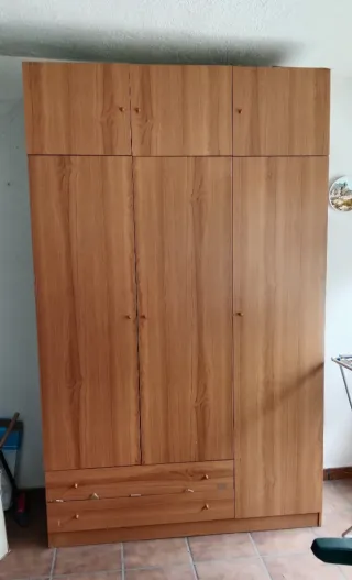 URGE Armario ropero de madera