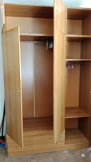 URGE Armario ropero de madera