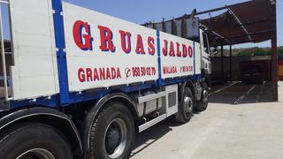 Camión Volvo FM480 Grúa HIAB 1055E-8