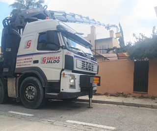 Camión Volvo FM480 Grúa HIAB 1055E-8
