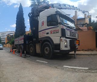 Camión Volvo FM480 Grúa HIAB 1055E-8