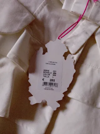 Abrigo blanco con lazo y volantes Talla S/M