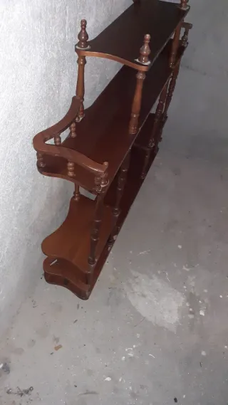 Estantería de madera estilo victoriano