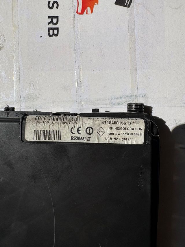 Caja Reles Renault Scenic 2   2005.  8200525384
