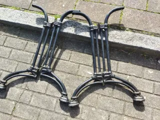 Patas de mesa antiguas de metal