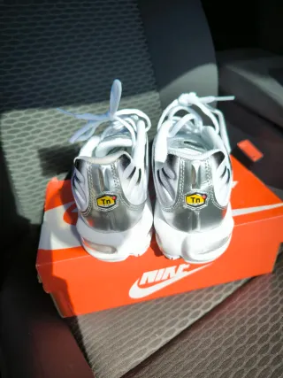 Nike TN Zapatillas Blancas y Verdes