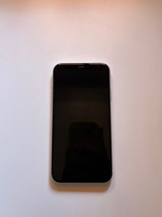 iPhone 11 Blanco + Funda