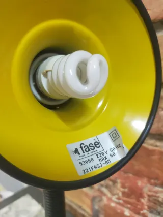 Lámpara Escritorio Fase Negra y Amarilla