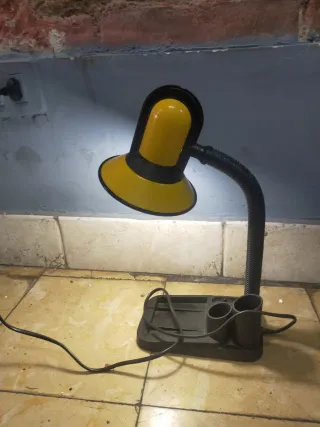 Lámpara Escritorio Fase Negra y Amarilla