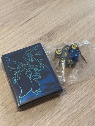 Fundas Pokémon Mega Charizard + Dados
