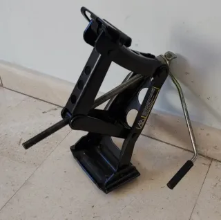 Gato hidráulico universal, características en foto