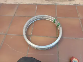 Llanta Aluminio Akront 18 Plata de 36 radios