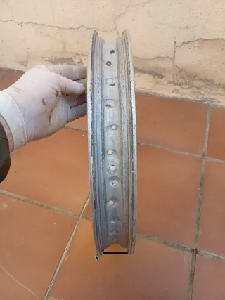 Llanta Aluminio Akront 18 Plata de 36 radios