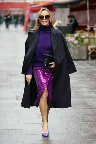 Falda midi drapeada lentejuelas morada Zara