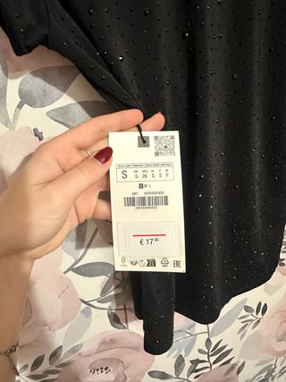 Camiseta Zara con brillos Talla S