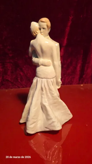 Figura de porcelana bailando