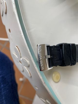 Reloj Louis Vuitton Negro y Plateado