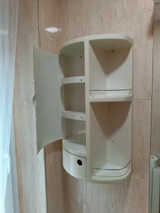 Armario de baño esquinero beige