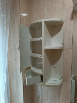 Armario de baño esquinero beige