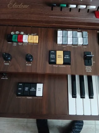 Órgano Yamaha Elestone