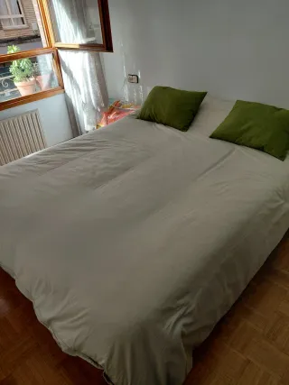 Colchon 150x200 con sommier 150x190 y regalos.