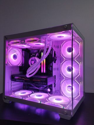 PC Gaming Ryzen 9800X3D + RTX 5070 32GB DDR5