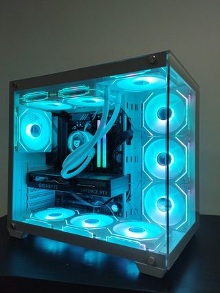 PC Gaming Ryzen 9800X3D + RTX 5070 32GB DDR5