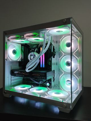 PC Gaming Ryzen 9800X3D + RTX 5070 32GB DDR5