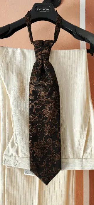 Traje de Novio Beige/Oro Rocky Moles