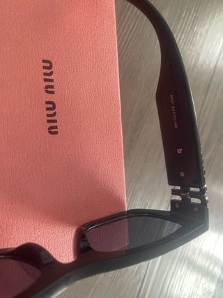 Gafas de sol Miu Miu Negras