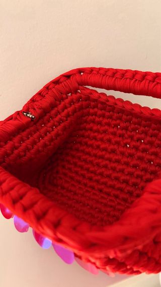 Borsa uncinetto rossa con paillettes