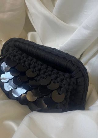 Borsa uncinetto nera con paillettes
