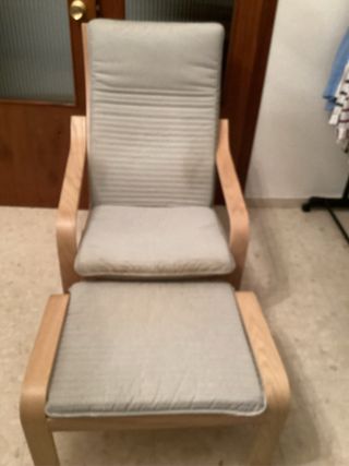 Sillón IKEA con reposapiés poco uso