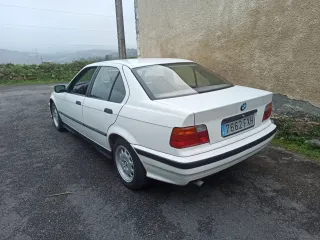 BMW Serie 3 e36 318i 115cv berlina/sedan