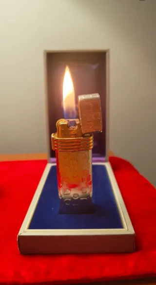 Encendedor Christian Dior chapado oro