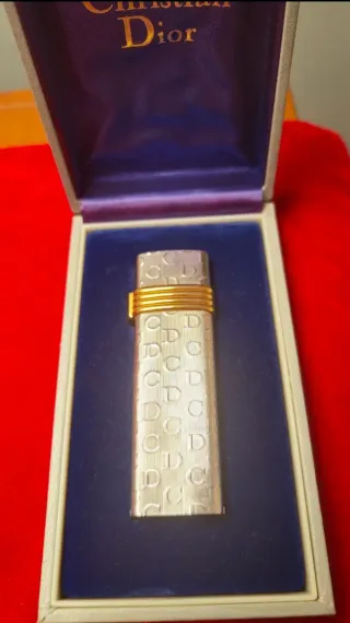 Encendedor Christian Dior chapado oro