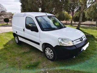 Peugeot Parner  2005
