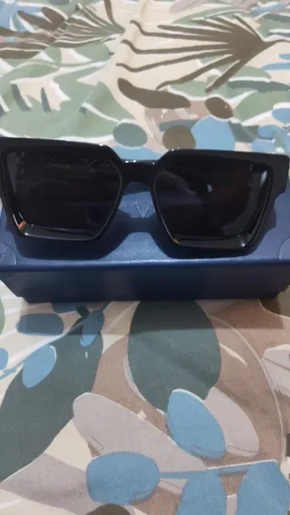 Gafas Louis Vuitton Negras y Doradas 1A exactas