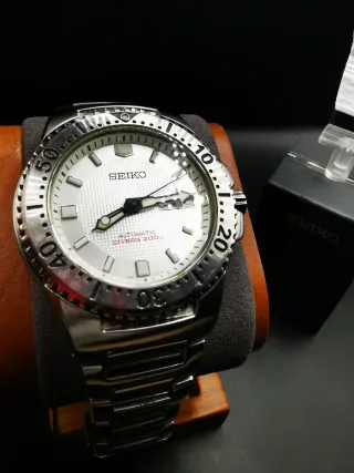 Seiko White Knight Automático