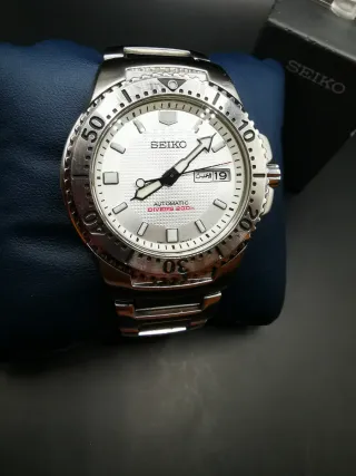 Seiko White Knight Automático