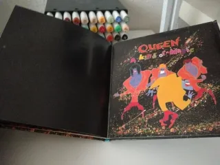 Queen A Kind Of Magic Libro