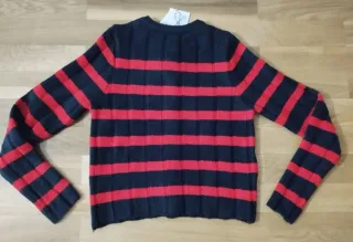 Chaqueta Zara rayas roja y azul marino.