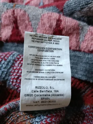 Jersey cuello alto estampado geométrico