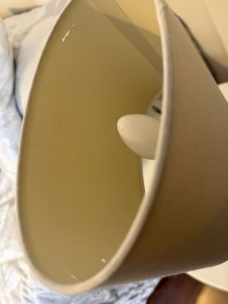 Lámpara de mesa moderna plateada